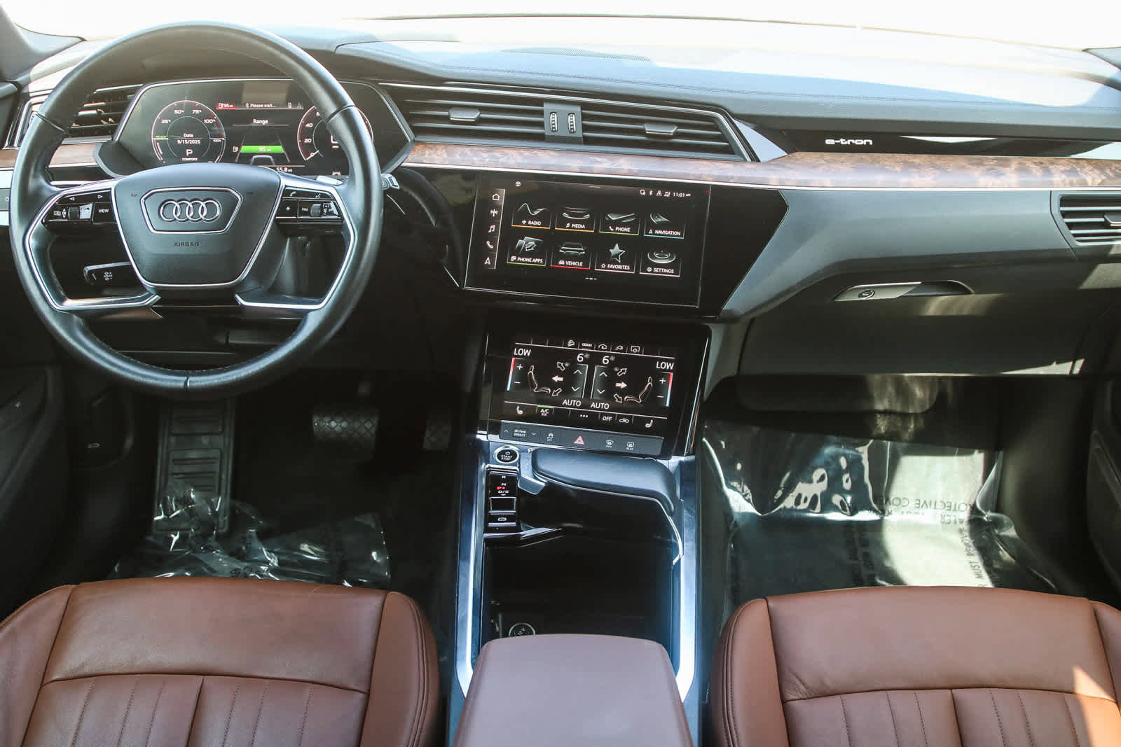 Used 2022 Audi e-tron Premium image 7