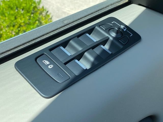 Certified 2024 Land Rover Discovery Sport S AWD/4WD image 29