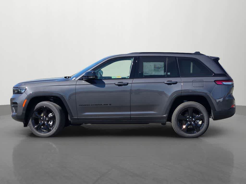 New 2025 Jeep Grand Cherokee Altitude image 3