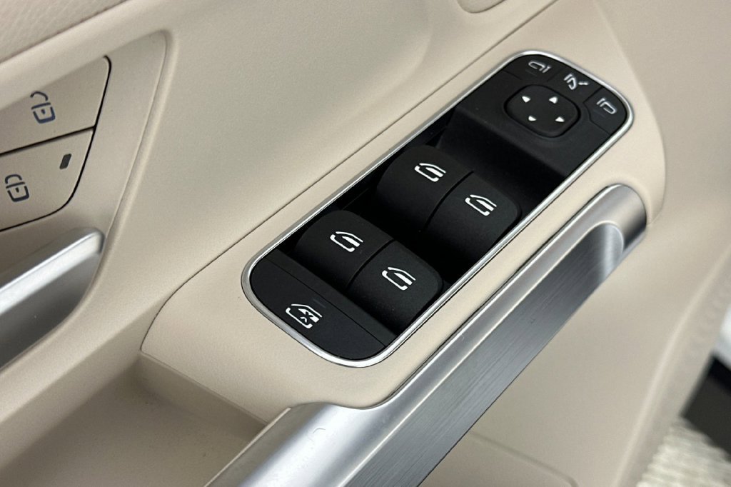 Certified 2024 Mercedes-Benz GLB 250 4MATIC image 12