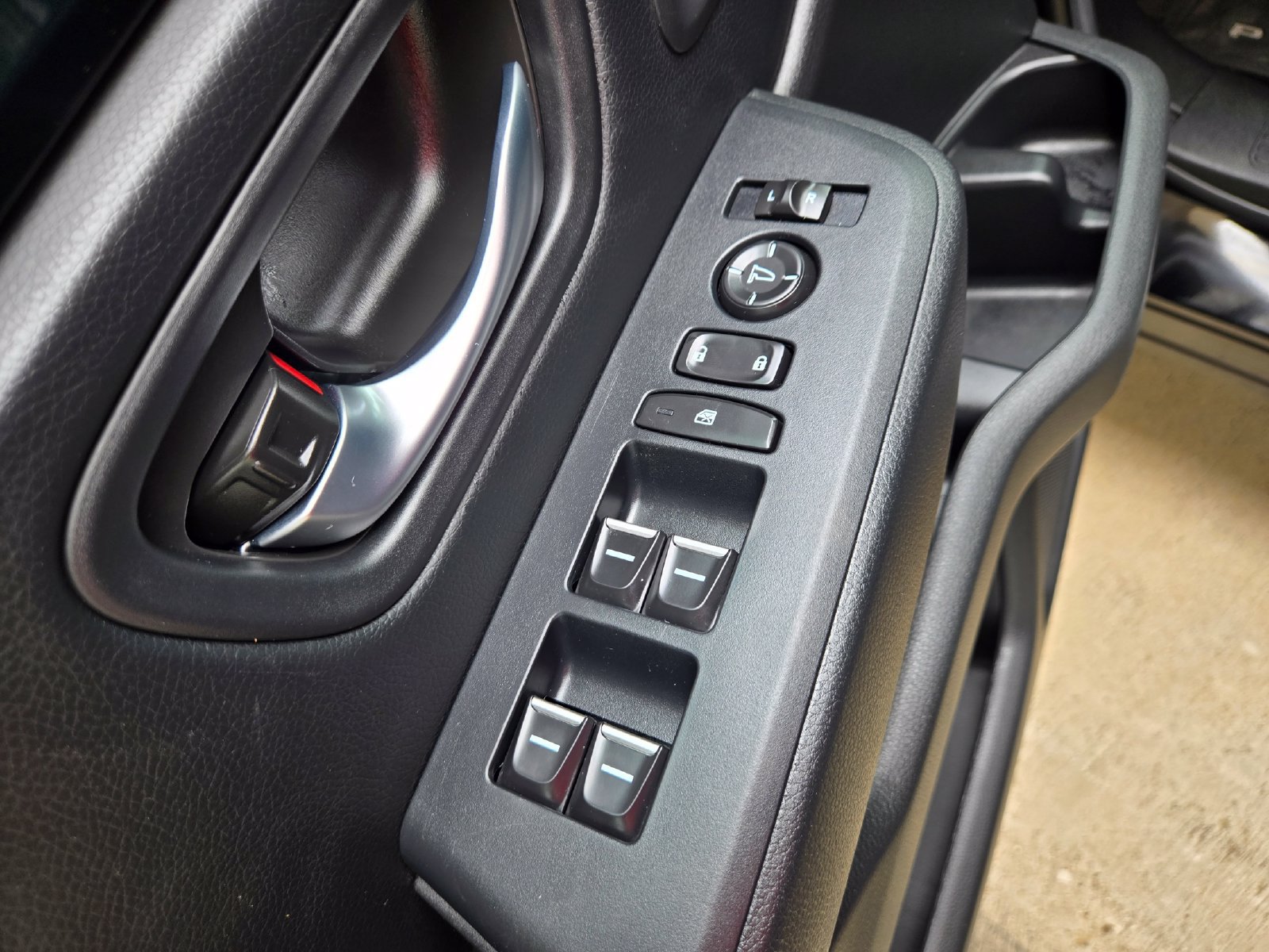 Used 2025 Honda Pilot Touring image 34
