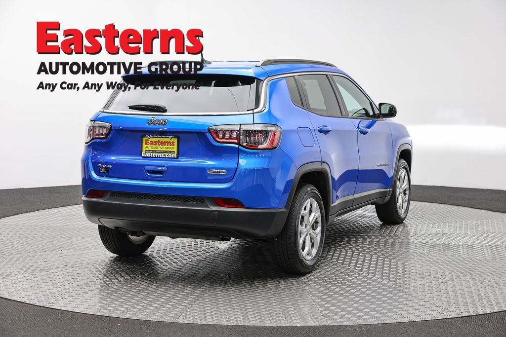 Used 2024 Jeep Compass Latitude AWD/4WD image 5