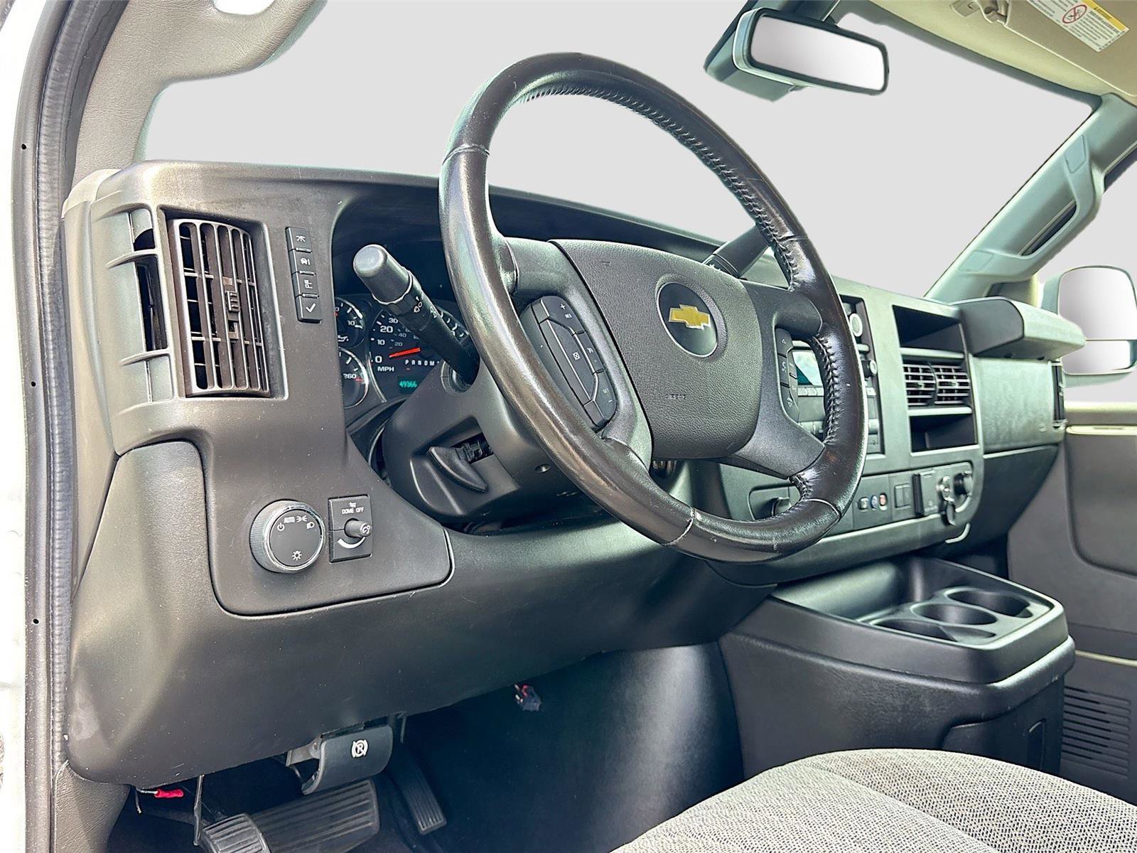 Used 2020 Chevrolet Express 3500 LT w/ LT Preferred Equipment Group RWD image 9