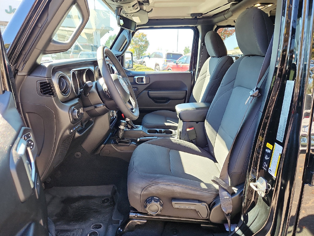 Used 2023 Jeep Wrangler Unlimited w/ Cold Weather Group AWD/4WD image 13