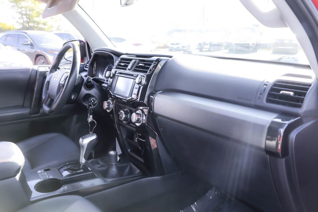 Used 2019 Toyota 4Runner TRD Off-Road Premium image 32