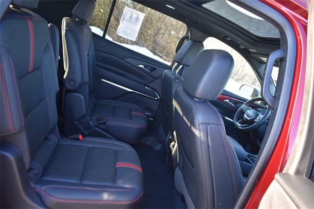 Certified 2024 Chevrolet Traverse RS image 17