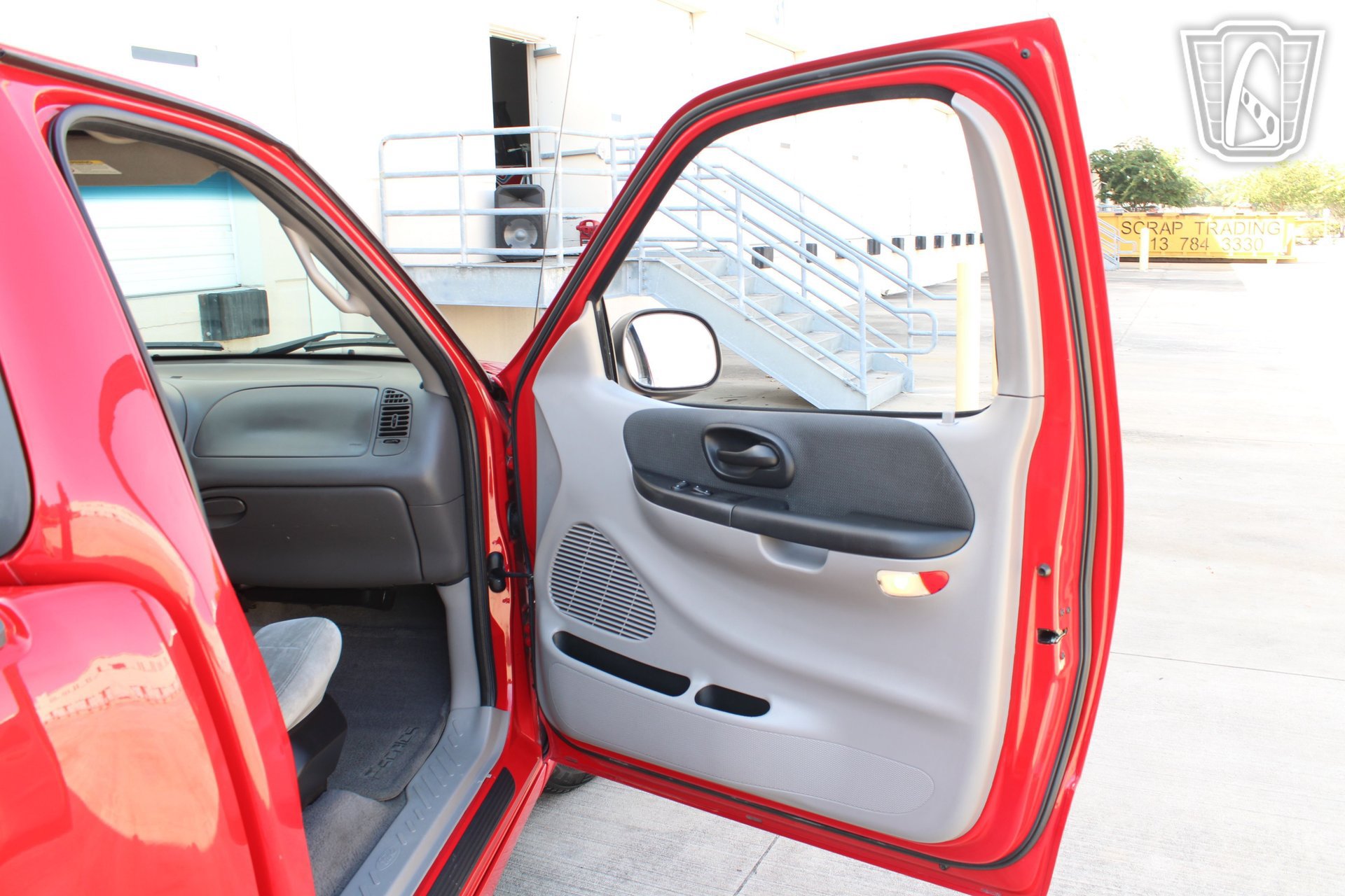 Used 2001 Ford F150 Lightning RWD image 18
