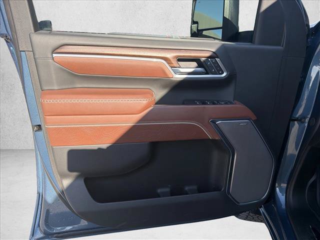 Used 2025 GMC Sierra 2500 Denali Ultimate AWD/4WD image 11