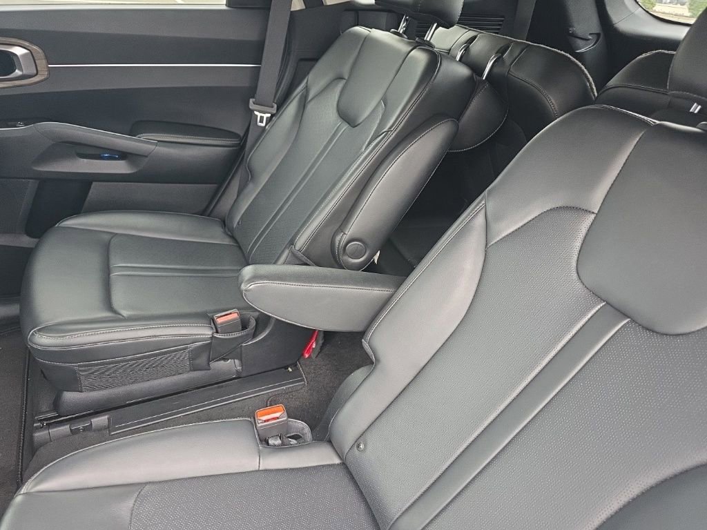 Used 2023 Kia Sorento EX w/ Panoramic Sunroof Package image 17