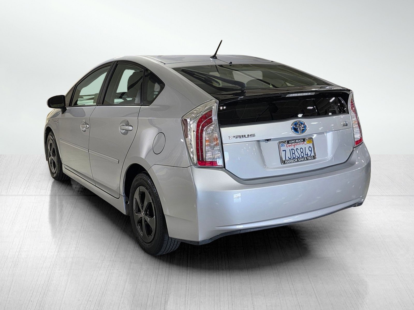 Used 2015 Toyota Prius Two image 5