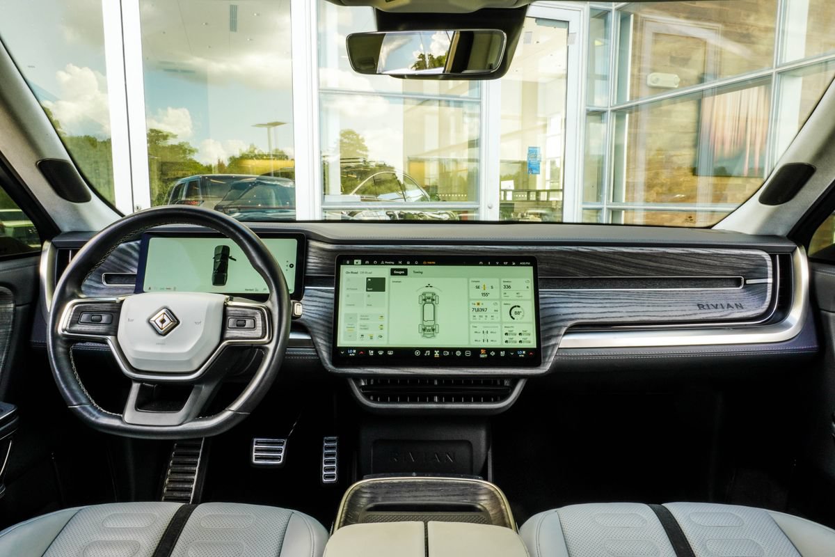 Used 2022 Rivian R1T Adventure AWD/4WD image 5