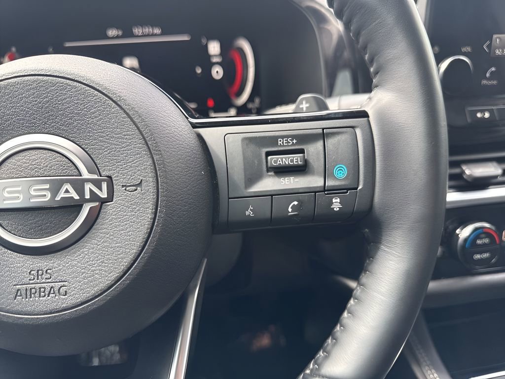 Used 2023 Nissan Pathfinder Platinum w/ Cargo Package AWD/4WD image 17