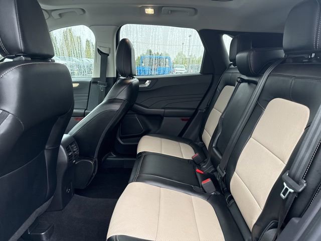 Used 2022 Ford Escape Titanium w/ Titanium Elite Package AWD/4WD image 18