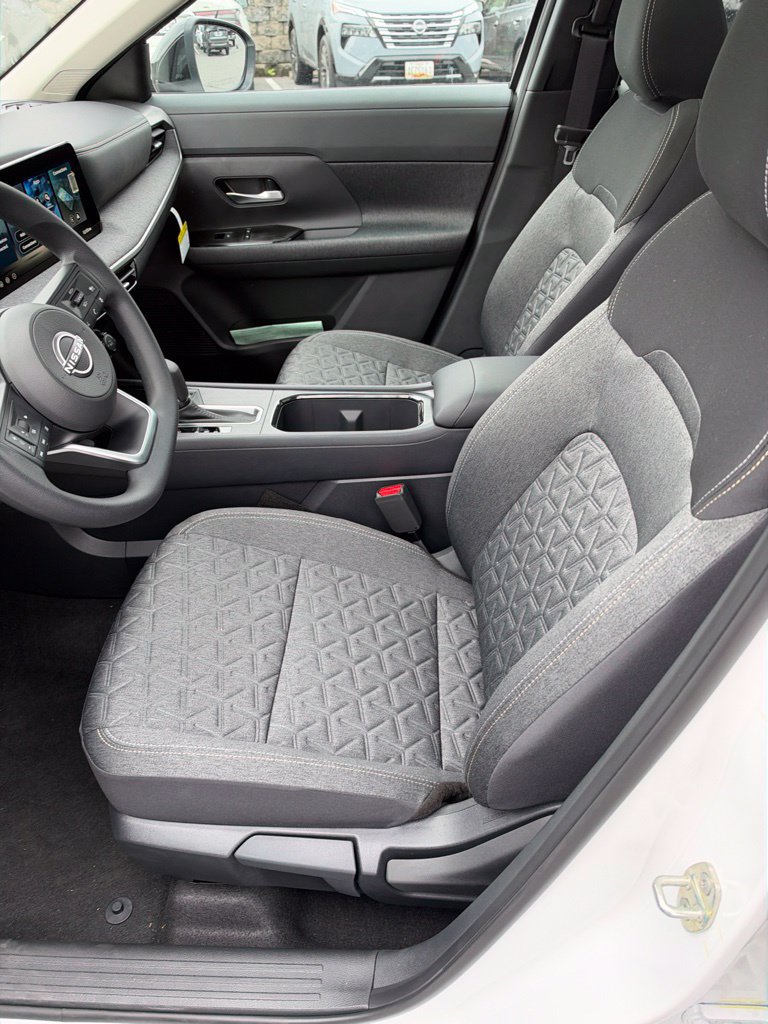 New 2026 Nissan Kicks SV w/ SV Premium Package FWD image 9