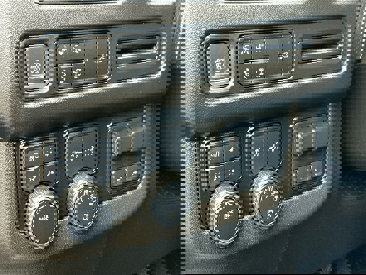 Used 2022 Chevrolet Tahoe RST w/ Sport Performance Package image 11
