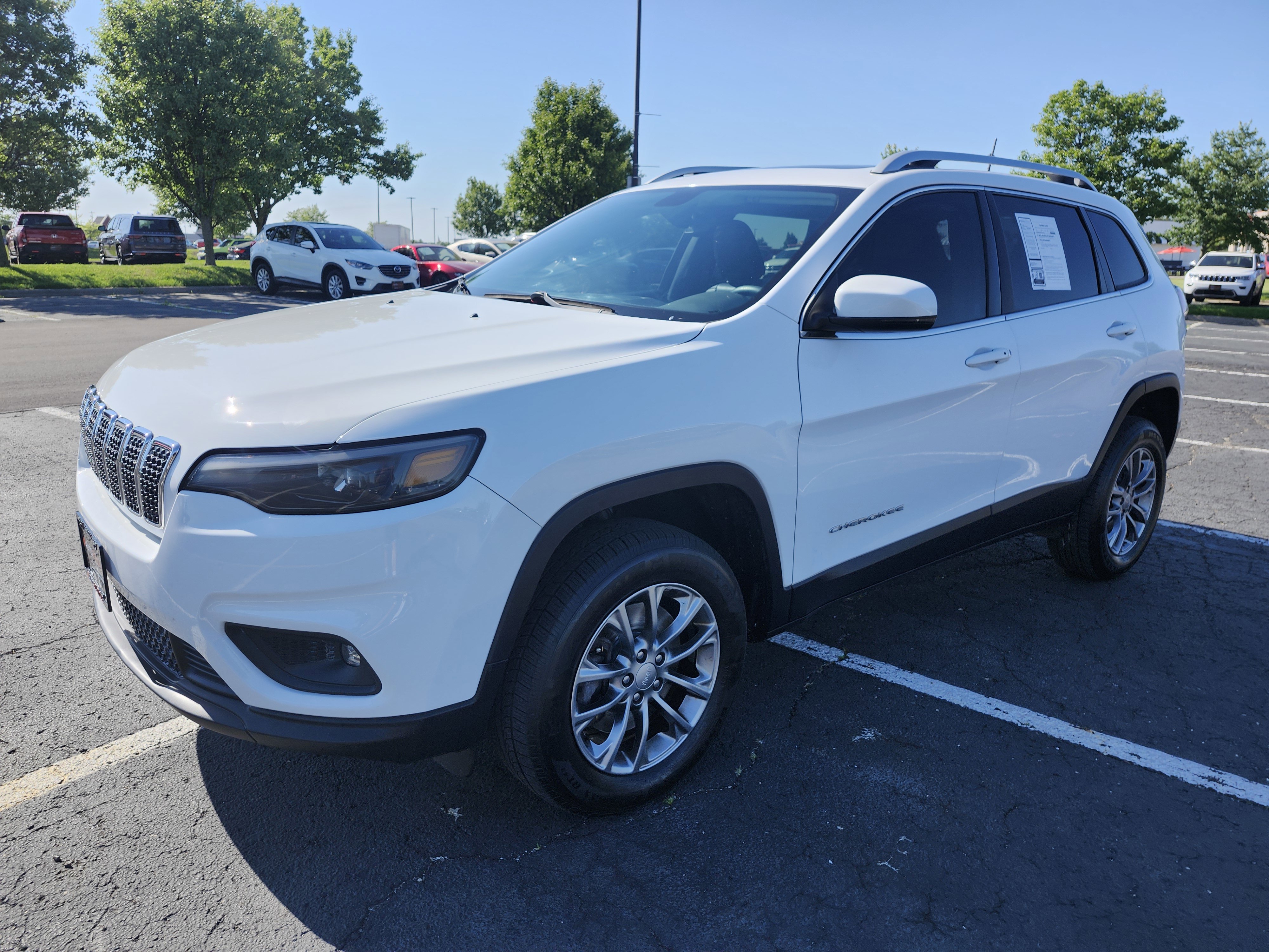 Used 2019 Jeep Cherokee Latitude Plus w/ Comfort/Convenience Group AWD/4WD image 13