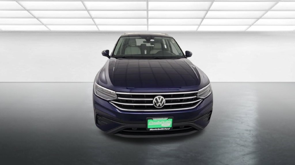 Used 2024 Volkswagen Tiguan SE AWD/4WD image 2