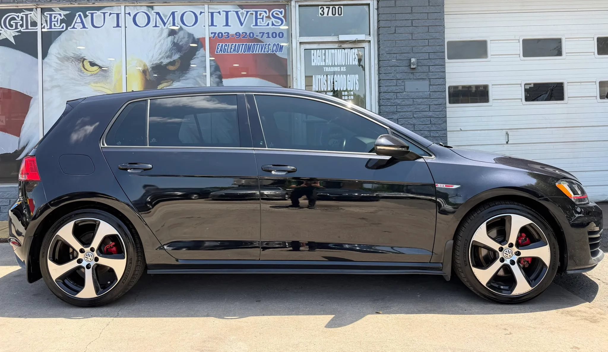 Used 2016 Volkswagen GTI Autobahn w/ Lighting Package (SEL) FWD image 2