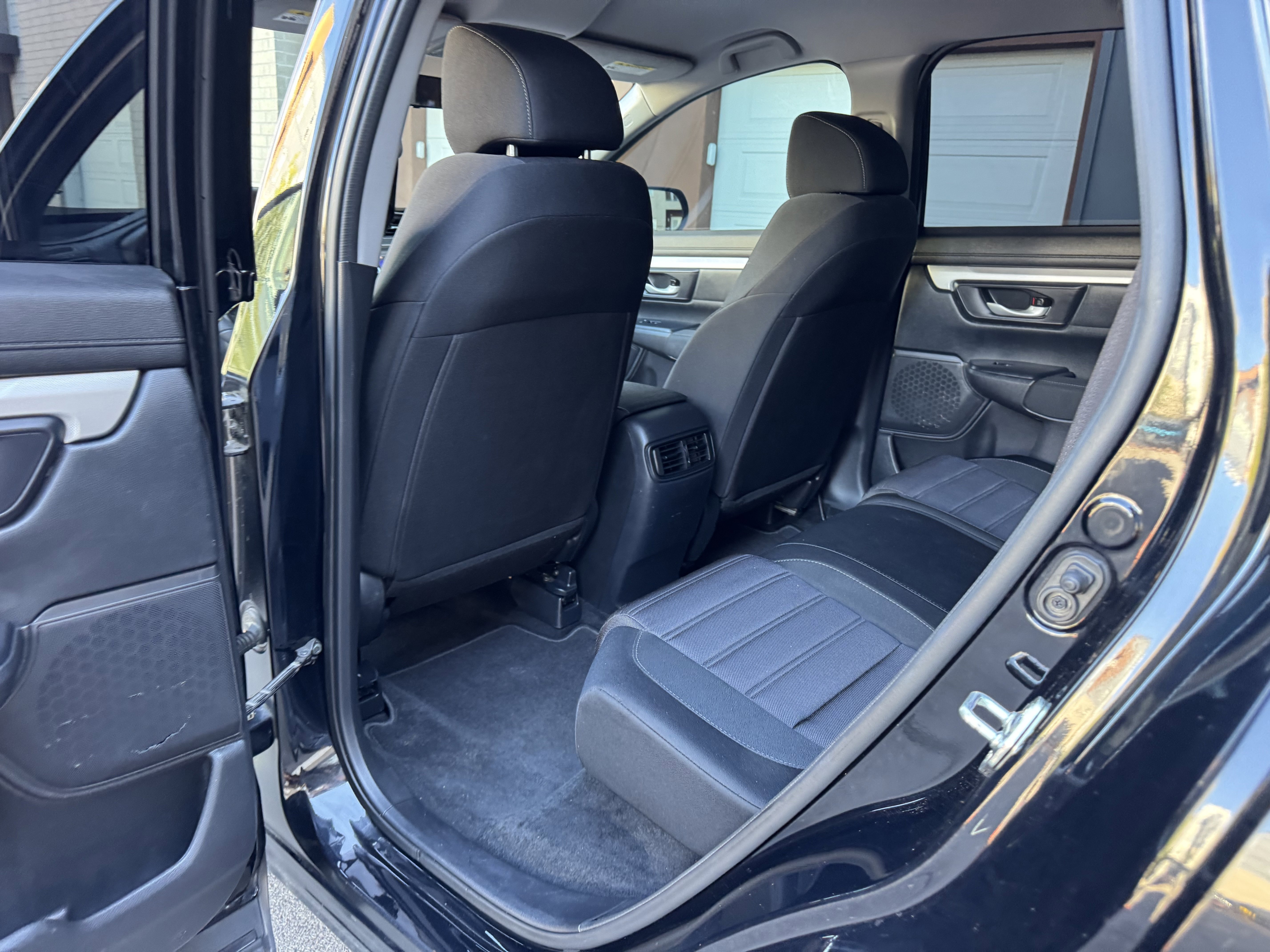 Used 2018 Honda CR-V LX image 30
