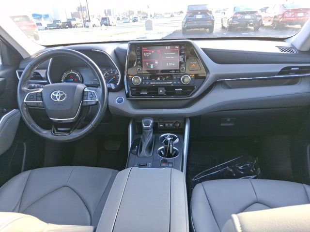 Used 2021 Toyota Highlander XLE image 13