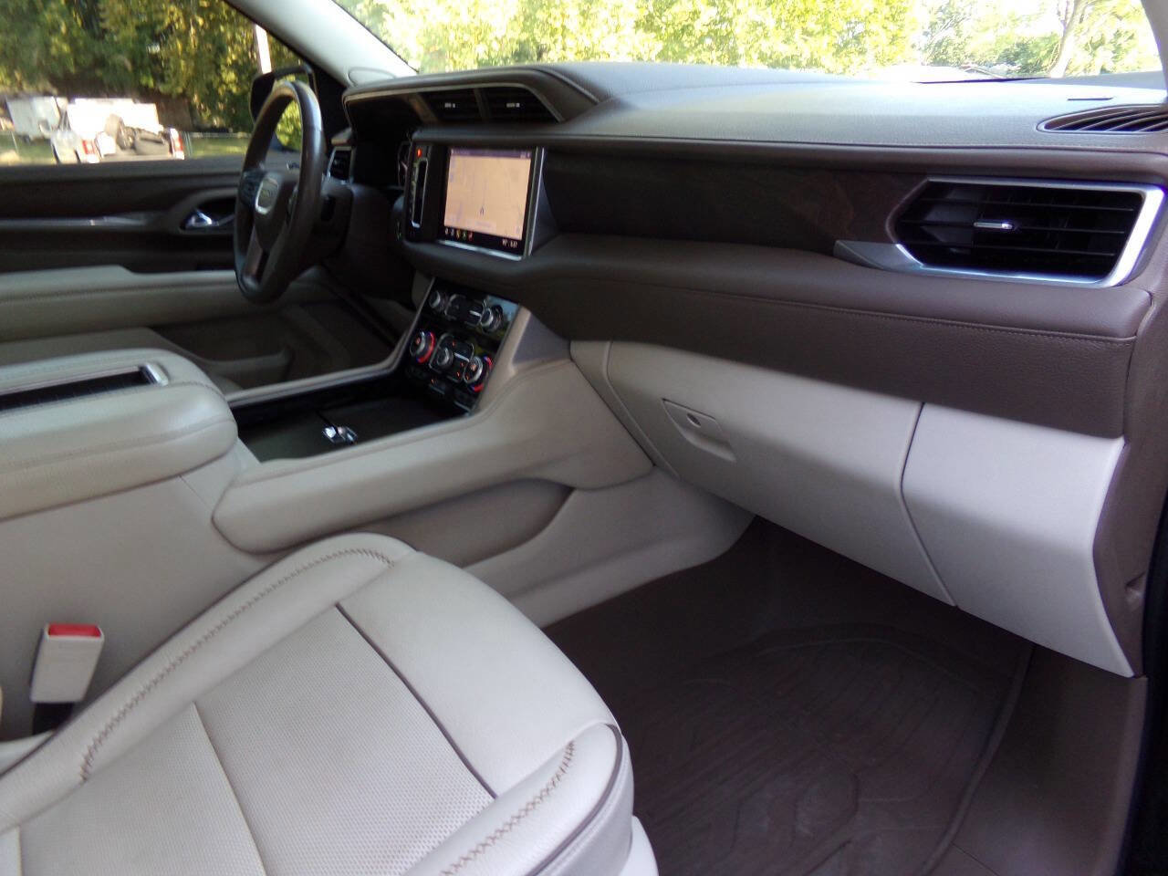 Used 2021 GMC Yukon XL Denali w/ Denali Premium Package image 27