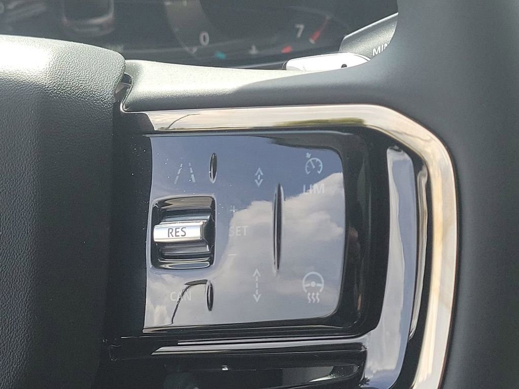 Certified 2025 Land Rover Range Rover Evoque S AWD/4WD image 5