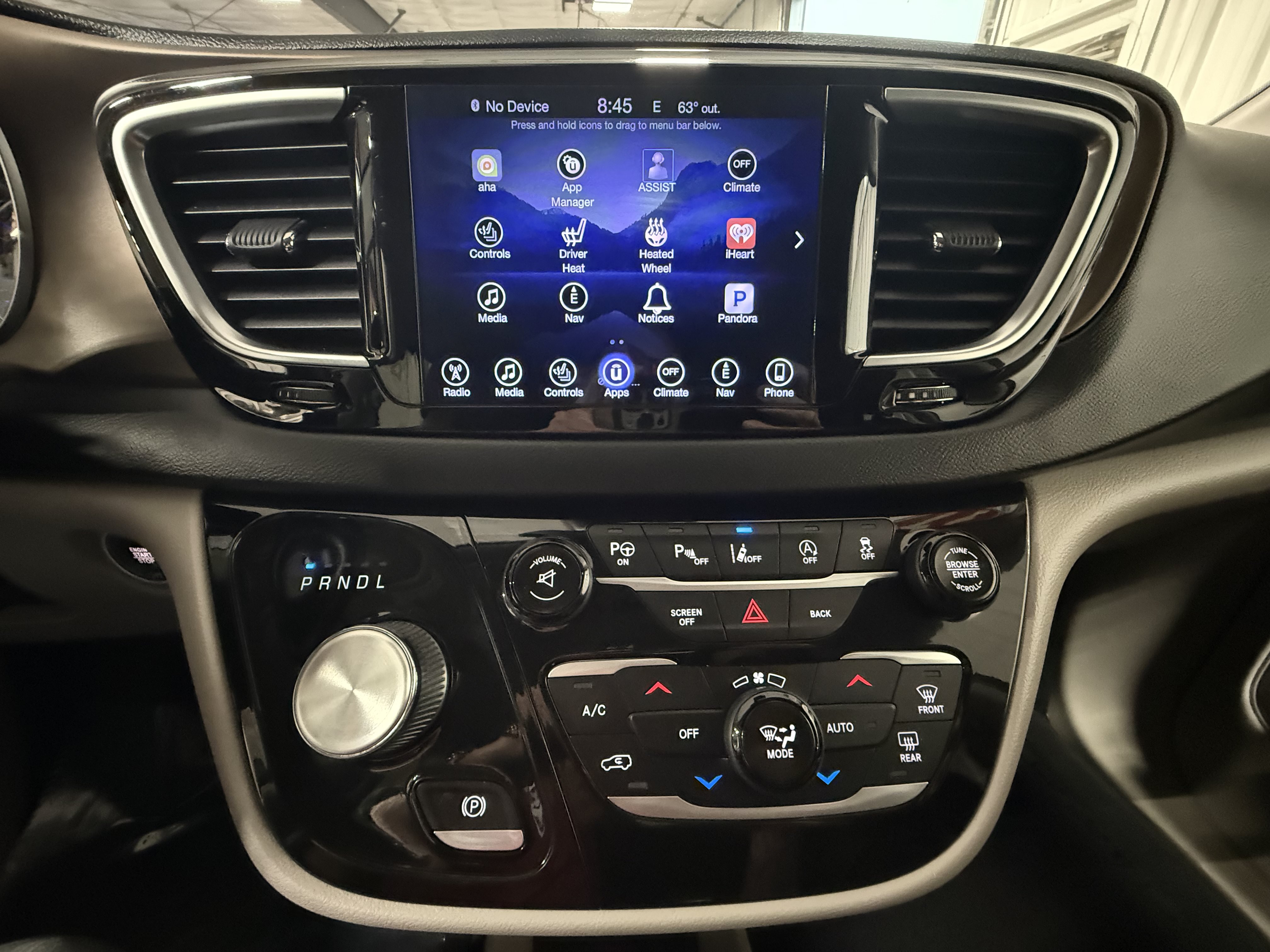 Used 2017 Chrysler Pacifica Touring-L Plus FWD image 29
