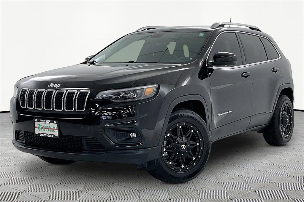 Used 2019 Jeep Cherokee Latitude Plus w/ Comfort/Convenience Group image 3