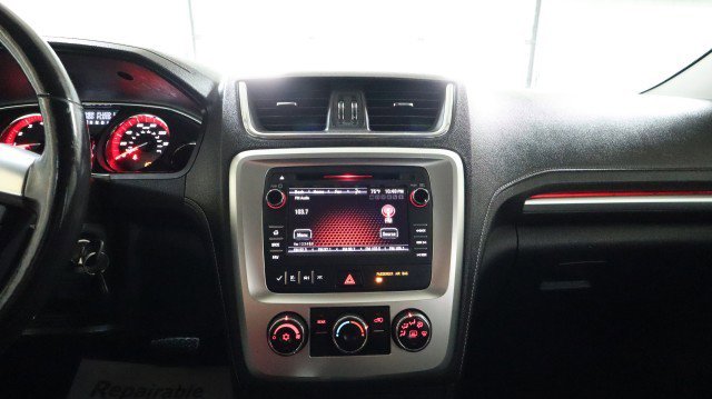 Used 2016 GMC Acadia SLE image 13