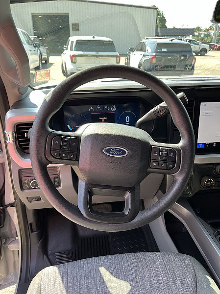 Used 2026 Ford F250 XLT w/ XLT Premium Package AWD/4WD image 9