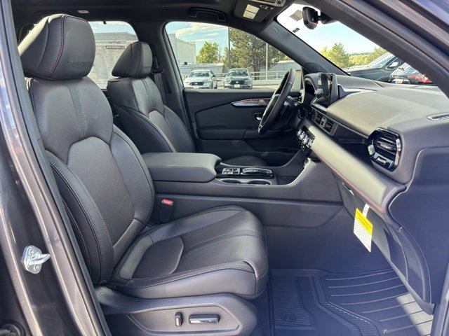 New 2025 Honda Pilot Black Edition image 10