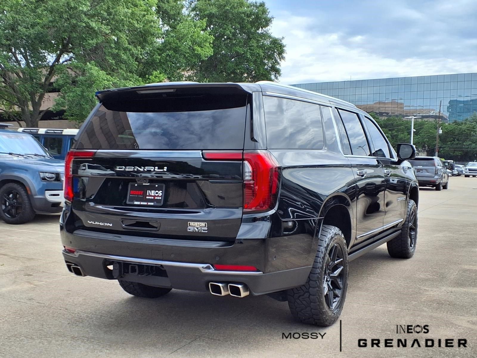 Used 2025 GMC Yukon XL Denali Ultimate image 7