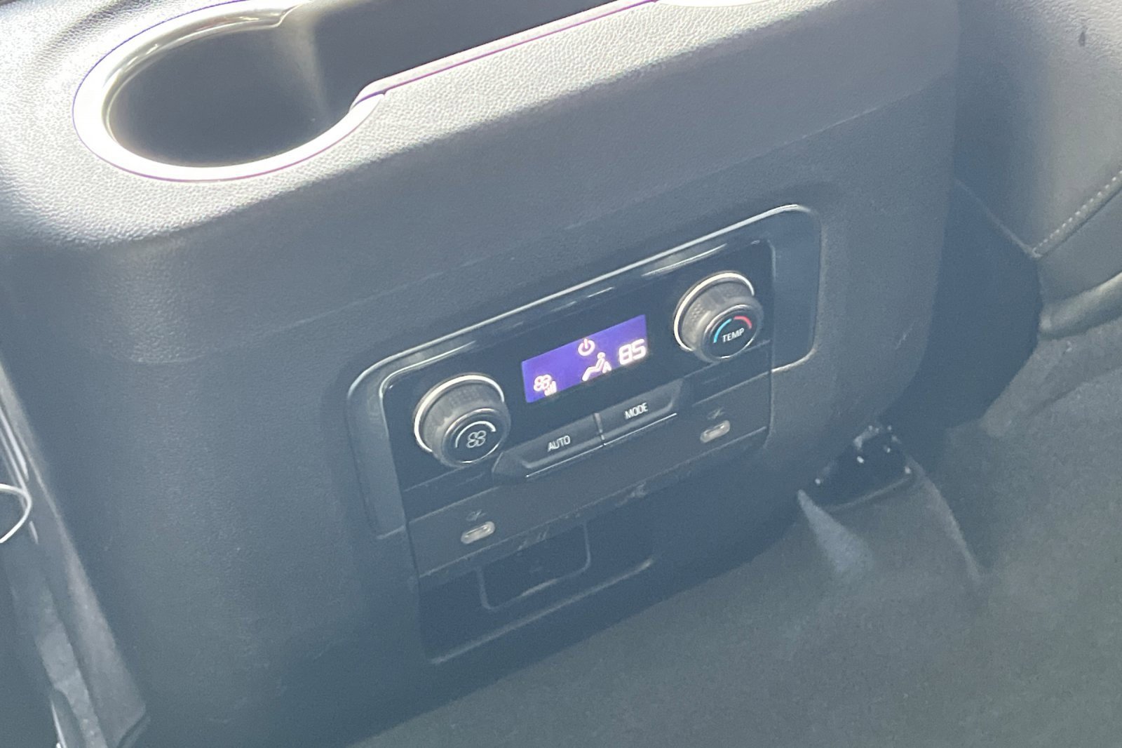 Used 2022 Chevrolet Suburban Z71 image 41