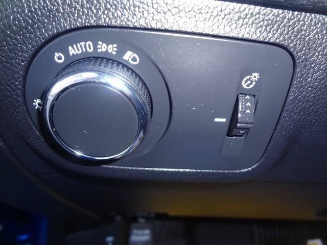 Used 2018 Chevrolet Cruze LT FWD image 20
