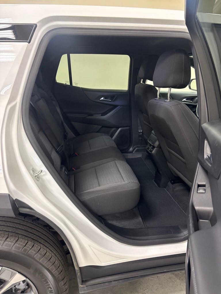 Used 2026 Chevrolet Equinox LT AWD/4WD image 28