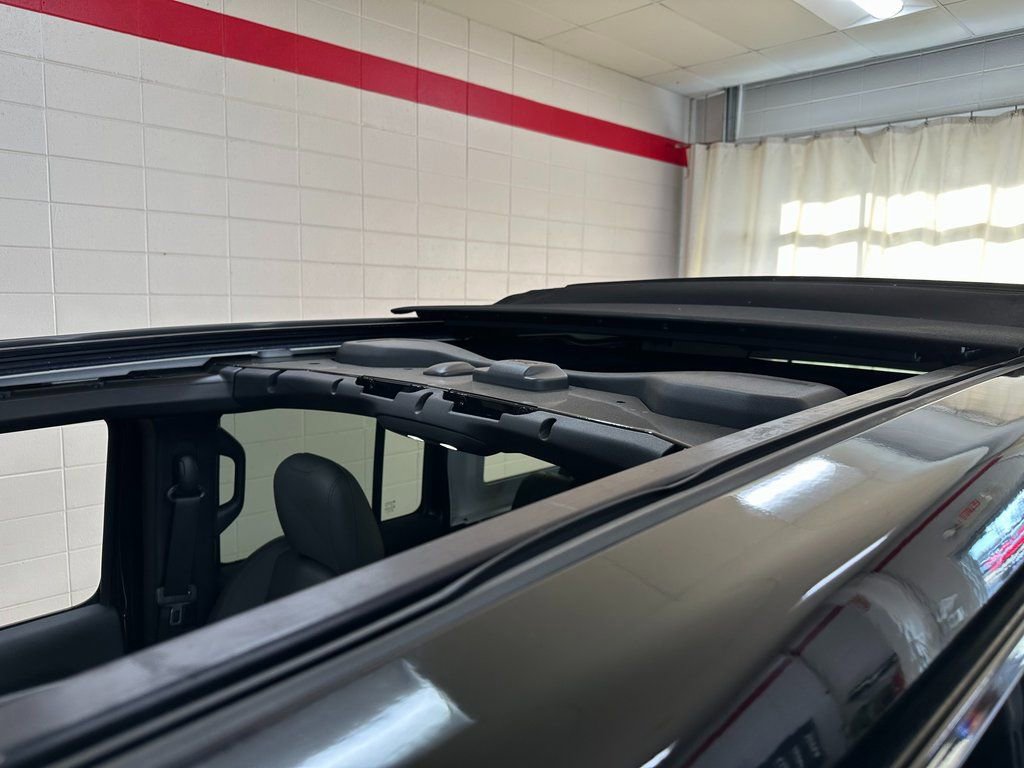 Used 2024 Jeep Wrangler High Altitude image 9