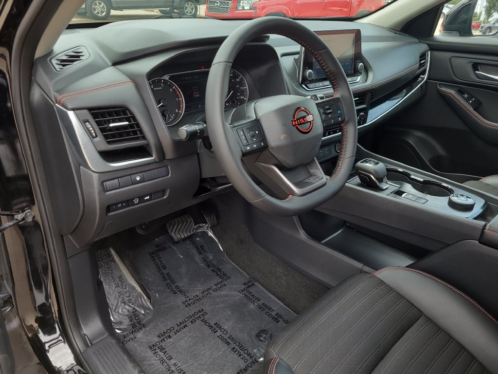 Certified 2025 Nissan Rogue SV AWD/4WD image 14
