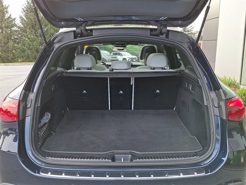 Used 2023 Mercedes-Benz GLC 300 4MATIC image 27