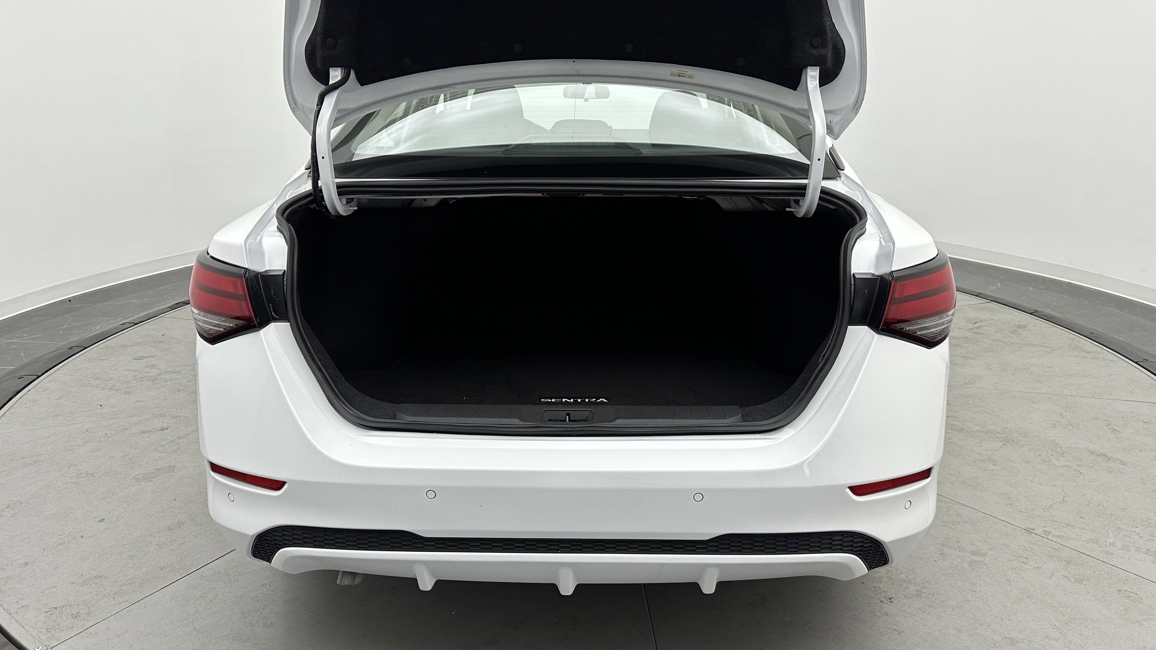 Used 2025 Nissan Sentra SV image 29