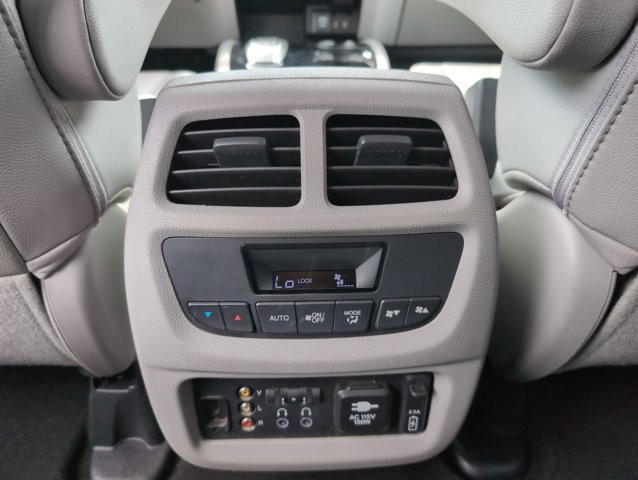 Used 2017 Honda Pilot Touring image 19