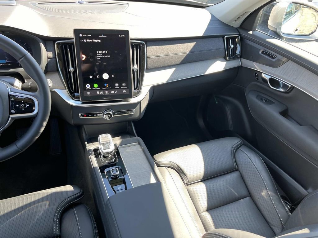 Used 2025 Volvo XC90 B6 Ultra image 15