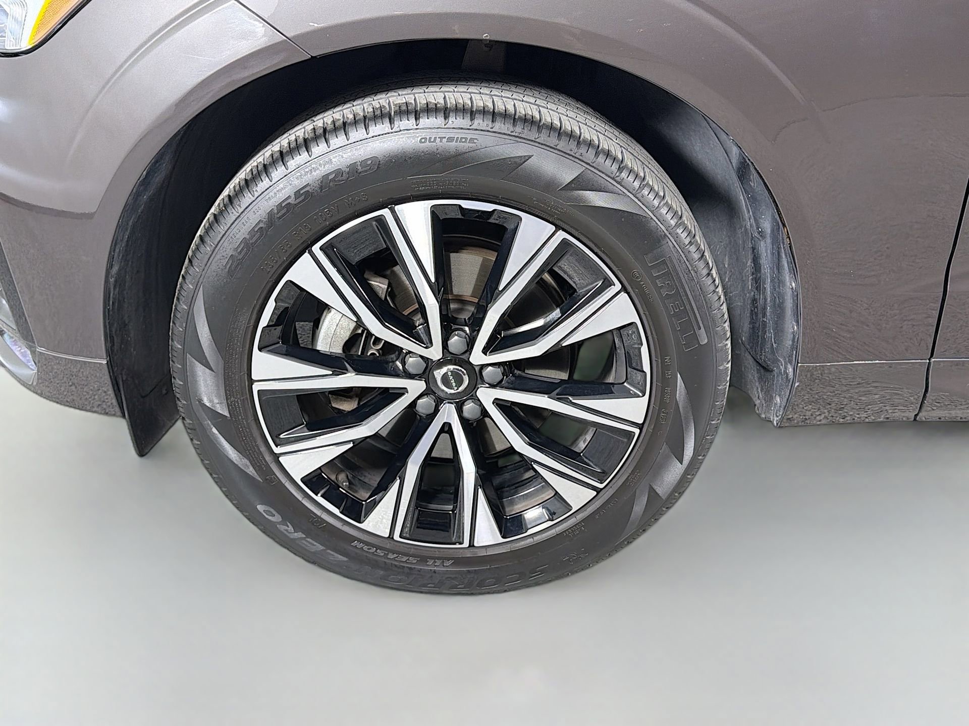 Certified 2024 Volvo XC60 B5 Core w/ Climate Package AWD/4WD image 32