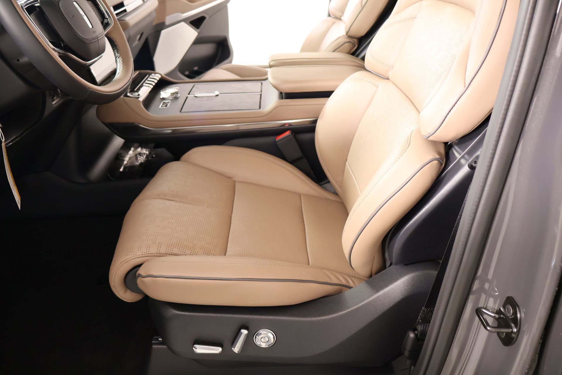 New 2026 Lincoln Navigator Black Label image 12