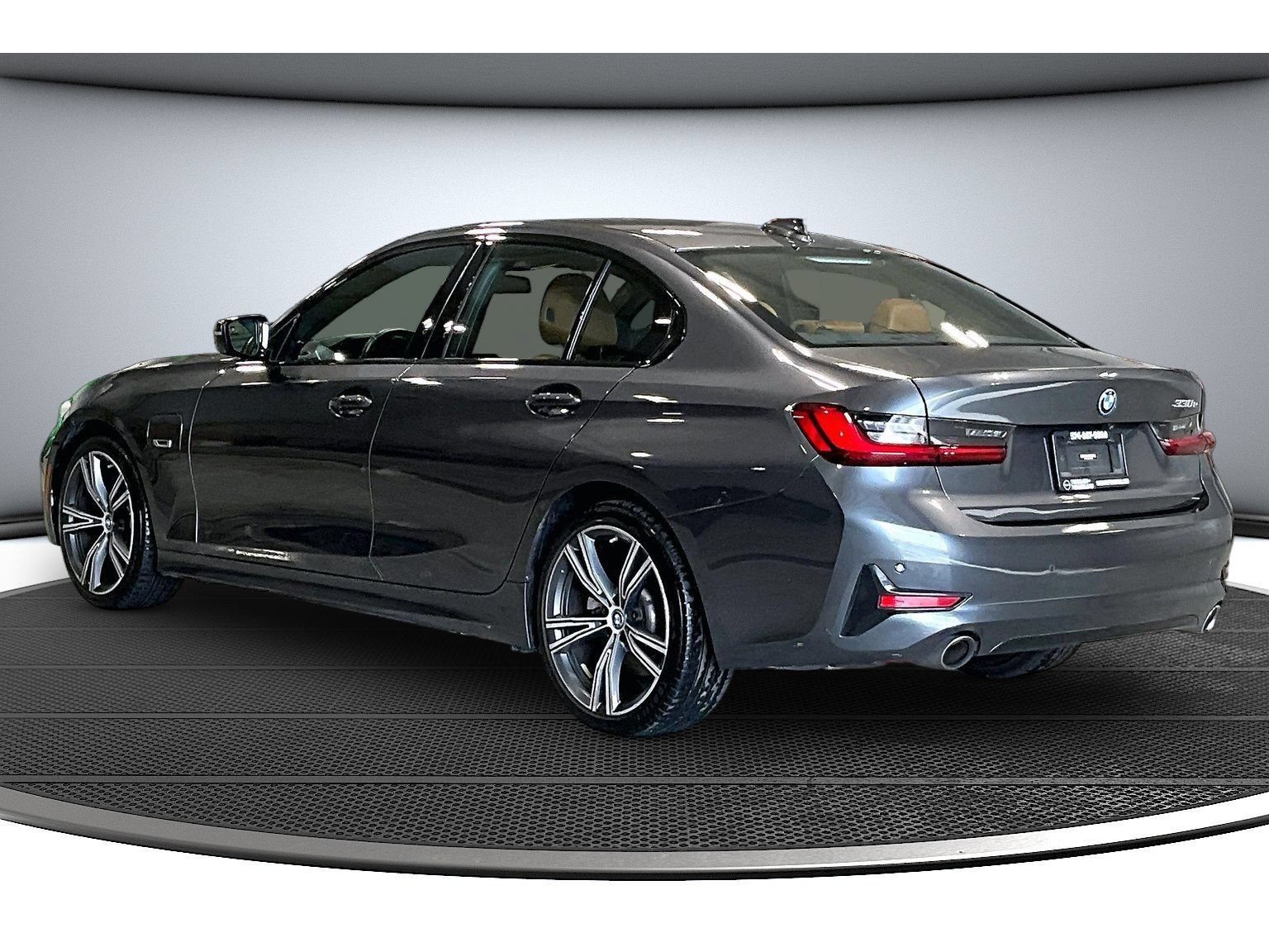 Used 2022 BMW 330e w/ Driving Assistance Package RWD image 18
