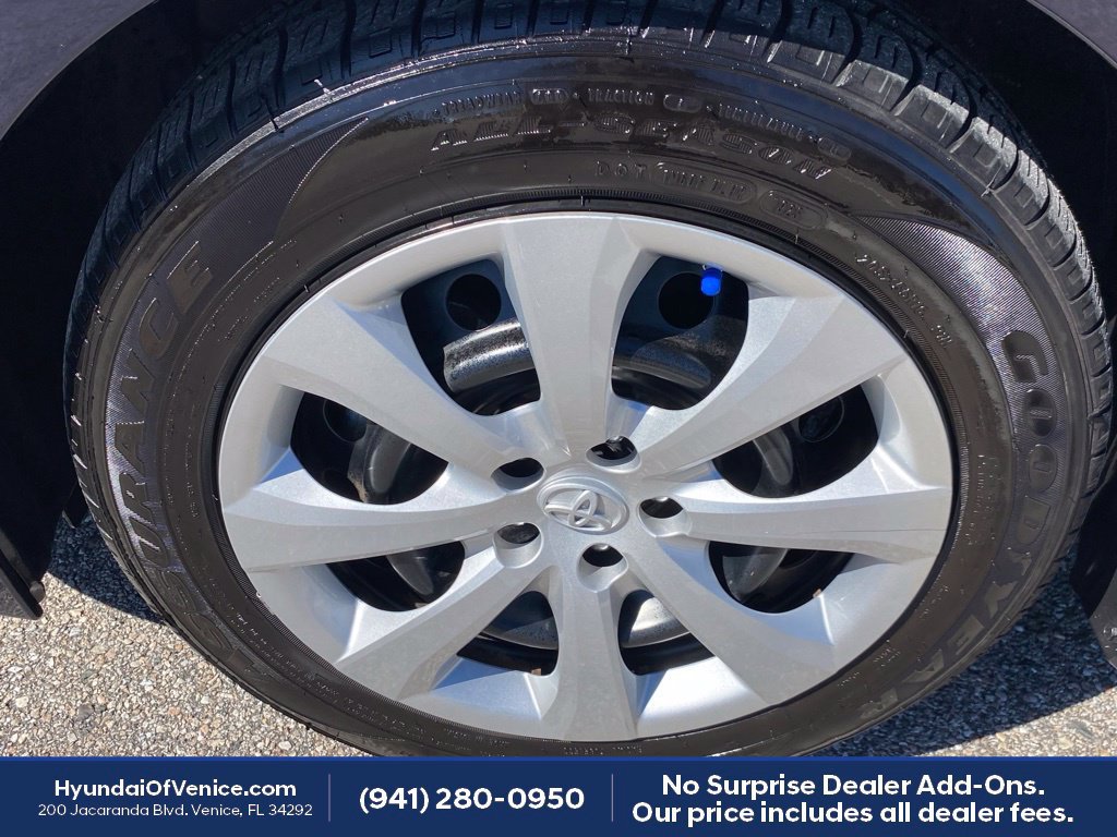 Used 2022 Toyota Corolla LE FWD image 21