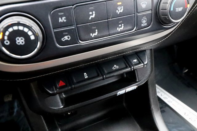 Used 2020 GMC Canyon SLE image 9
