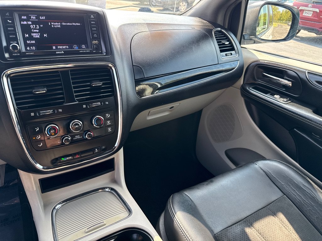 Used 2019 Dodge Grand Caravan SXT FWD image 15