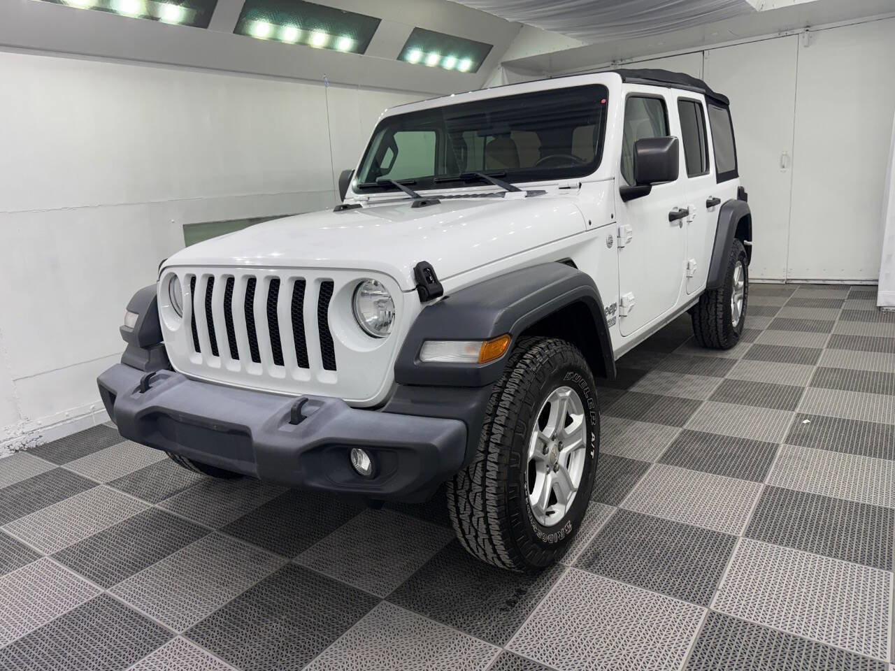 Used 2018 Jeep Wrangler Unlimited Sport S image 3
