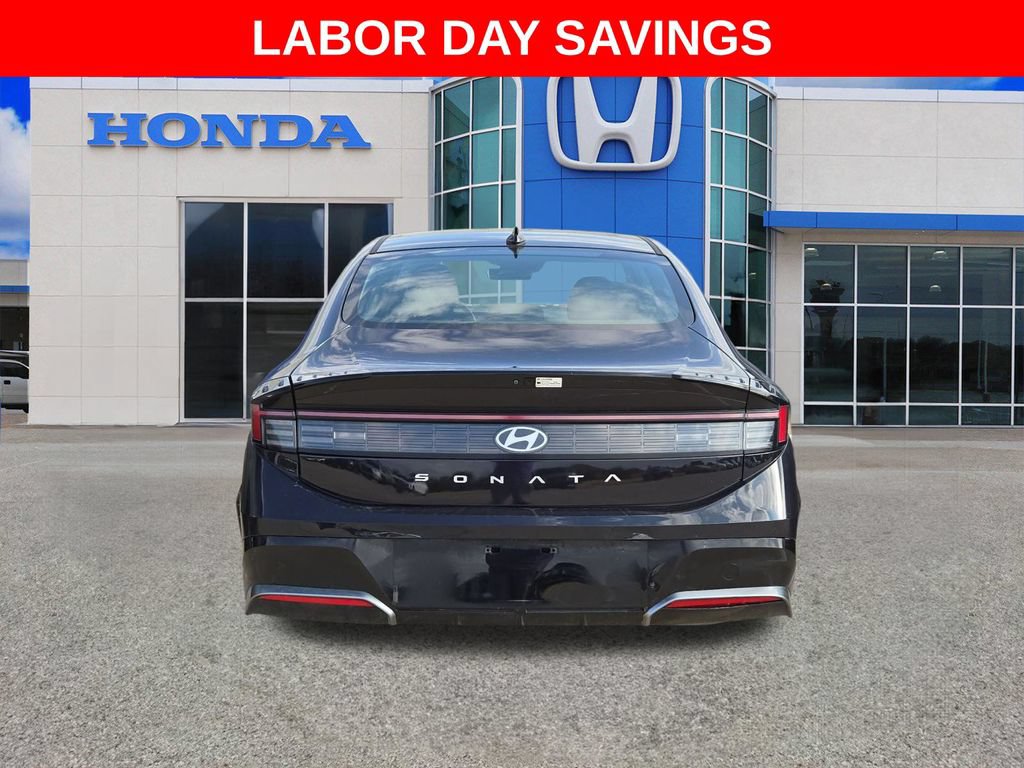 Used 2024 Hyundai Sonata SEL FWD image 3