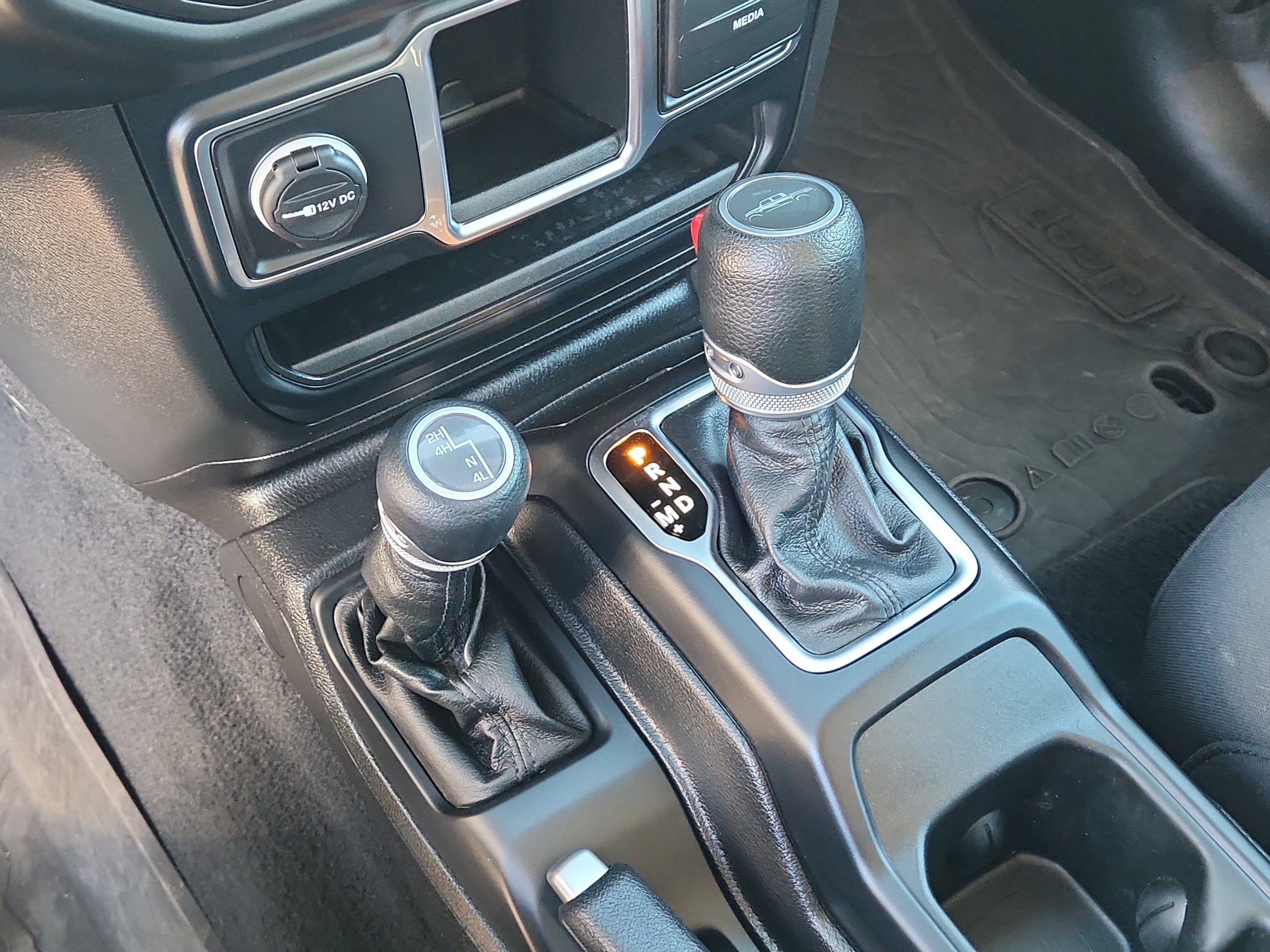 Used 2023 Jeep Gladiator Sport AWD/4WD image 24